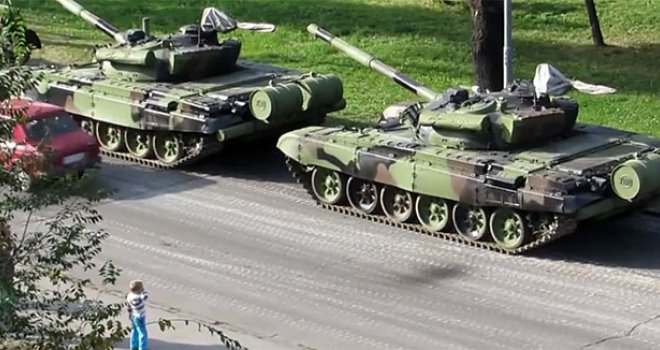 Nova ruska ofanziva: Velika kolona od 32 tenka i 16 haubica ušla u istočnu Ukrajinu
