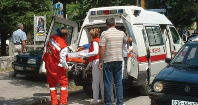 Povećanje od hiljadu posto: Mostarske srednjoškolke masovno padaju u nesvijest!?