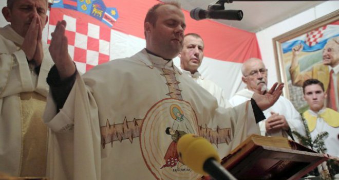 'Prije 20 godina su nas napadali, a danas zovemo ljekare preko Dunava da ubijaju našu djecu'