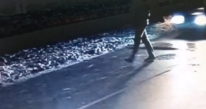 Uznemirujući snimak iz centra Zenice: Vozač Audijem pregazio pješaka pa pobjegao