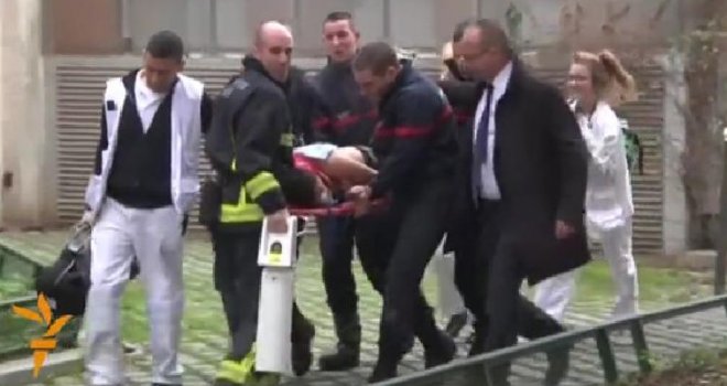 Sa mjesta pokolja: Evakuacija žrtava iz redakcije francuskog magazina