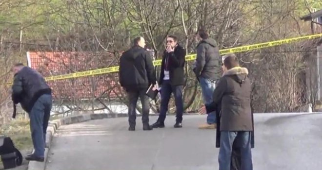 Incident u Cazinu: Iz automatske puške pucao na automobil - jedan muškarac poginuo, drugi ranjen