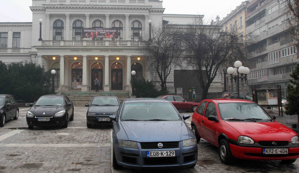 pozorisni-trg-parking-2