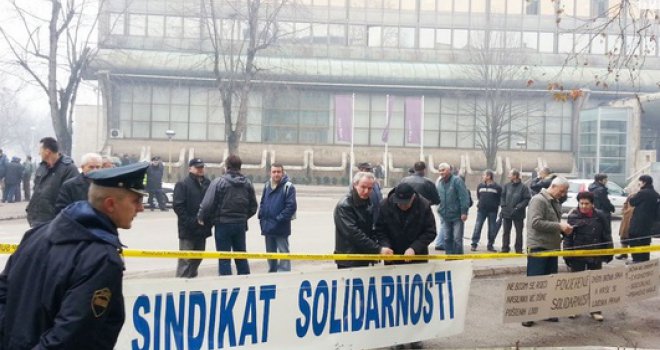 Formirajte već jednom vlast i pomozite ljudima! U suprotnom, mogao bi se ponoviti februar!