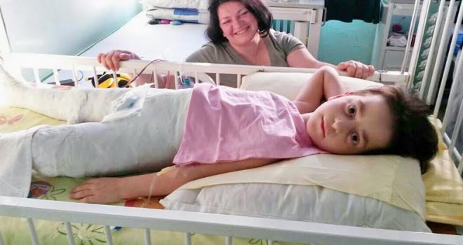 Možemo li prikupiti 15.000 eura i pomoći maloj Adni Šojko da prohoda?