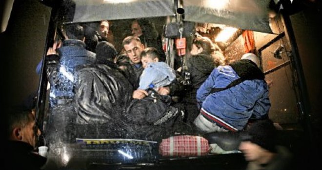 Albanci bježe s Kosova: Puni autobusi iz Prištine idu za Suboticu, a onda ilegalno u Mađarsku