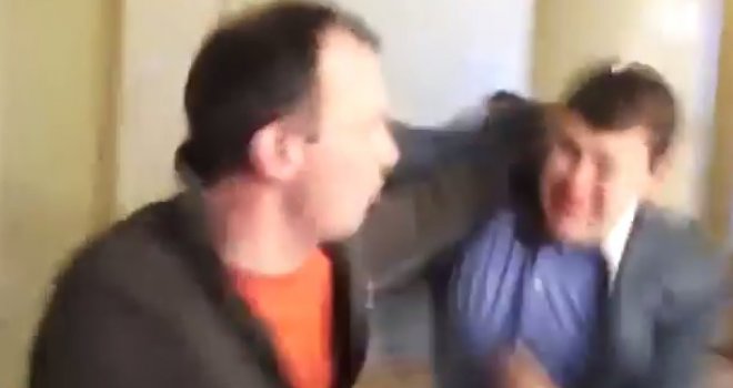 Pogledajte žestoku tuča dvojice parlamentaraca u Parlamentu Ukrajine