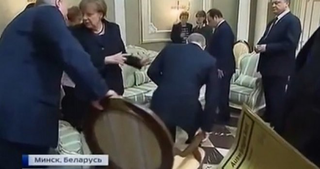 Nestašni predsjednik: Lukašenko Putinu izmakao stolicu!