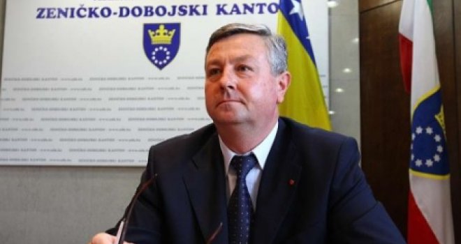 U kafani napadnut premijer Zeničko-dobojskog kantona Munib Husejnagić!