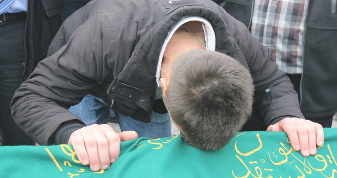 Stotine ljudi oprostilo se od mladića koji su poginuli skupljajući ugalj