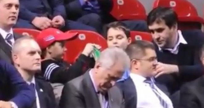 Ne diraj Tomu dok spava: Nikolić zaspao dok je gledao Đokovićev meč!