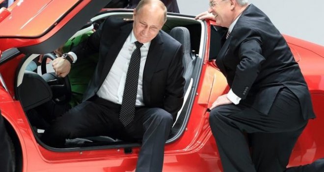 Putinova megalomanija: Na šta je ruski lider potrošio 30 milijardi dolara?