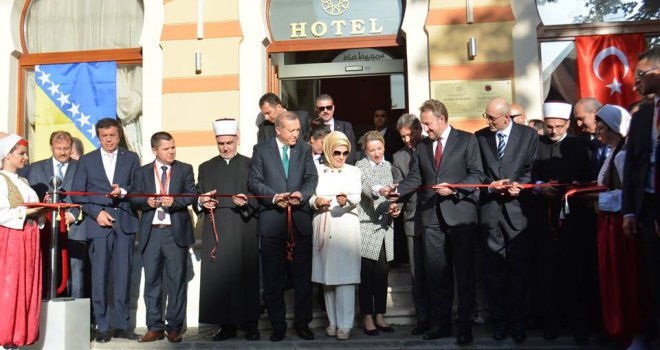 Otvoreni obnovljeni Isa-begov hamam i Careva džamija