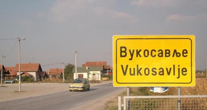 Napio se pa grizao čaše u kafani, očajni vlasnik morao zvati policiju