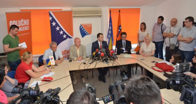 DF: Mi smo opozicija, neka formiraju novu parlamentarnu većinu