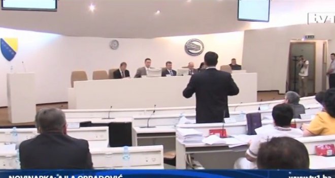 Saznajte koliko su bh. parlamentarci trošili na 'službena' putovanja: Nećete vjerovati, ali najmanje rasipan je...