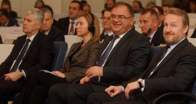 BiH u evropskoj čekaonici: Jedina zemlja na svijetu sa 150 ministara u kojoj čak ni Kinezi ne mogu da posluju!