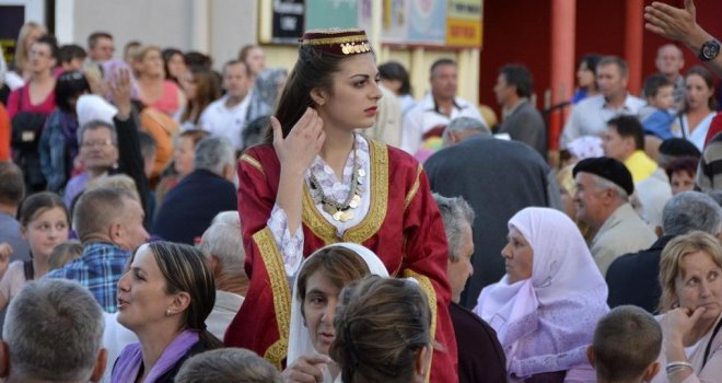 Više od 1.500 postača na zajedničkom iftaru u Bugojnu