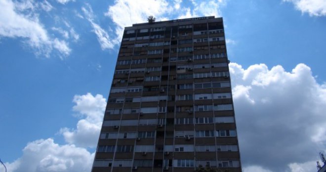 Naizgled obična, ova zgrada u Beogradu krije mračnu tajnu: Ljudi su dolazili da se ubiju sa ovog solitera 