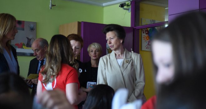 Princeza Ana u posjeti Sarajevu: Pomoć djeci koja žive i rade na ulici