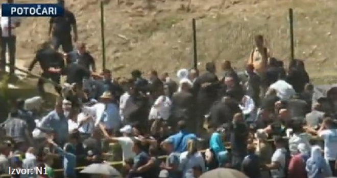 'Kukavice koje su napale Vučića treba da odu u Knez Mihailovu, pa neka se tamo junače'