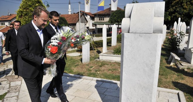 Obilježeno 90 godina od rođenja Alije Izetbegovića