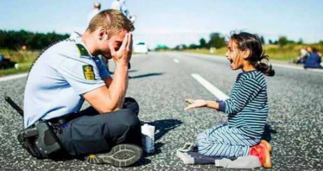 Iza bodljikave žice, u njihovim srcima kucaju emocije i ljubav: Ovi prizori oduševili su svijet!
