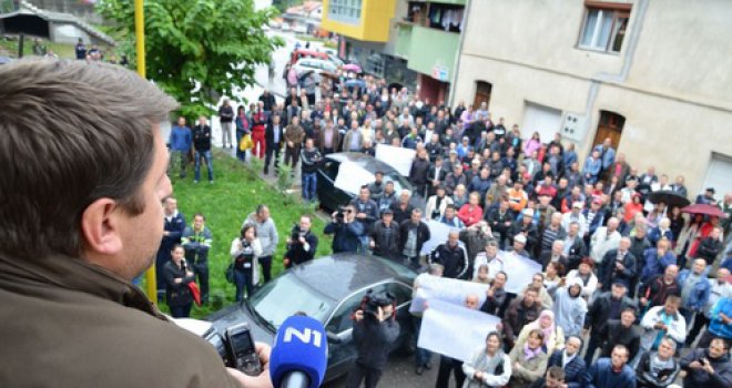 Srebreničani ne odustaju: Pored toliko ljekara, šta će nam Dodikov rendgen-tehničar?!