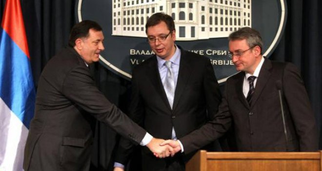 Aleksandar Vučić stigao u Banjaluku: Susret s Dodikom prije svečane akademije 