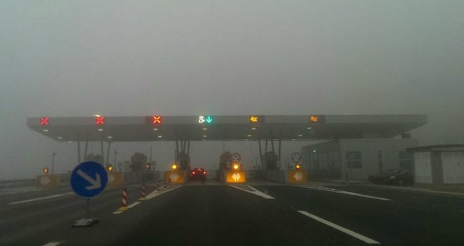 Šokantan epilog drame u Sarajevu: 12-godišnjak sjeo u mamino auto i vozio sve do Tešnja...