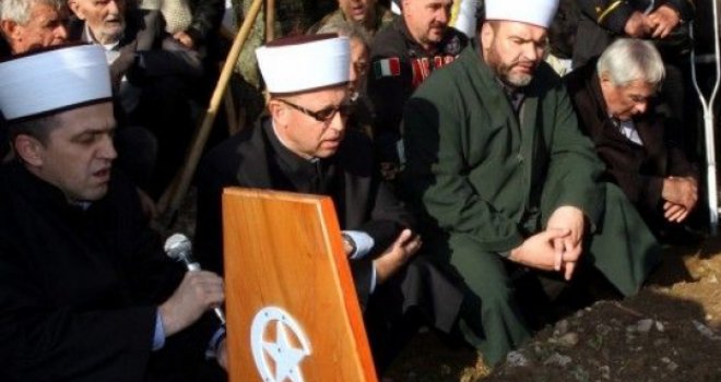 Oproštaj u Sarajevu: Sahranjen Adnan Solaković