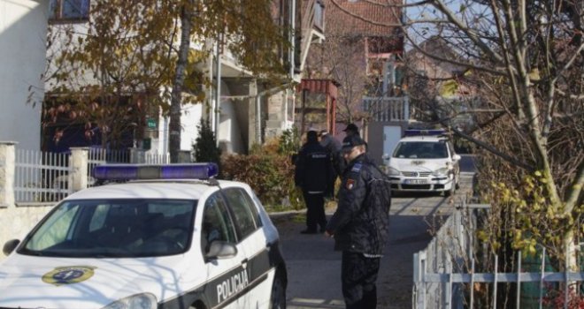Omeragićeva majka izvršila samoubistvo skokom u bunar, a otac radi kao vozač u GRAS-u