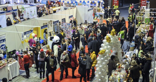 Počeo zimski Diplomatski bazar u Sarajevu: Veliki izbor hrane, odjeće, ručnih radova...