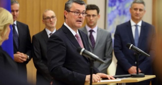 Sabor izglasovao nepovjerenje Oreškoviću, pala Vlada