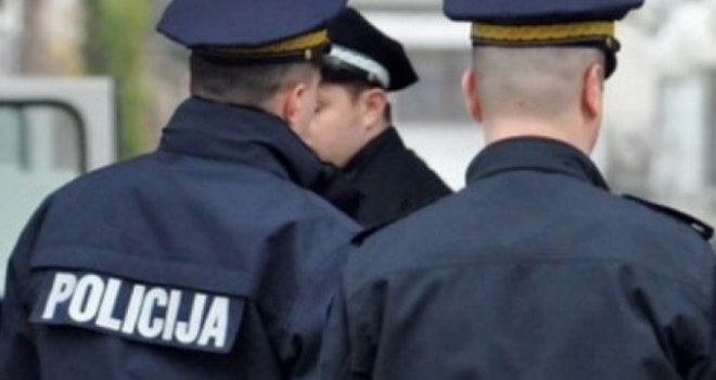 U napadu navijača FK Sarajevo povrijeđena trojica zaštitara i dvojica policijaca