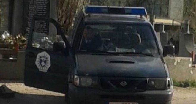 Elma Đušinac, osumnjičena za umiješanost u terorizam, na ispitivanju u Policiji Kosova