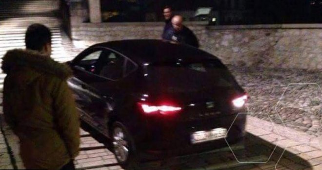 Kakav krkanluk: Automobilom preko Starog mosta u Mostaru!