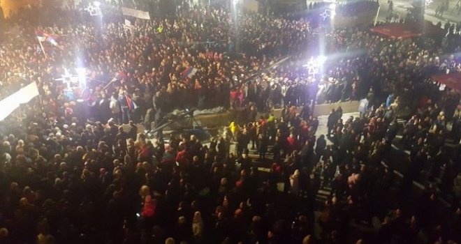 Belaj tokom proslave Dana Republike Srpske: Srušila se bina nakon koncerta Miroslava Ilića