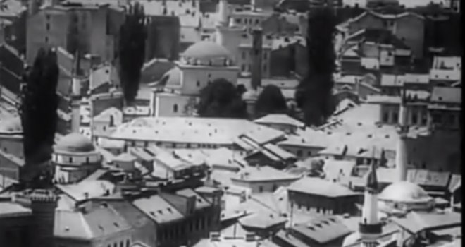 Pogledajte kako je Sarajevo izgledalo 1920.: Krcata Baščaršija, žene u evropskoj nošnji sa zarovima 