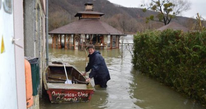 Nabujala Una poplavila nekoliko naselja u Bihaću