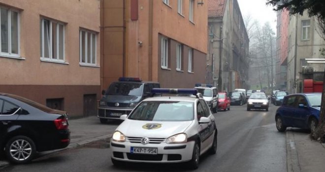 Pretresi na više lokacija: Uhapšen bivši računovođa Farmaceutskog fakulteta