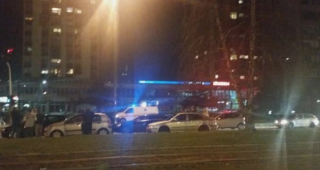 Sarajevo: Lančani sudar pet automobila, dvije osobe povrijeđene
