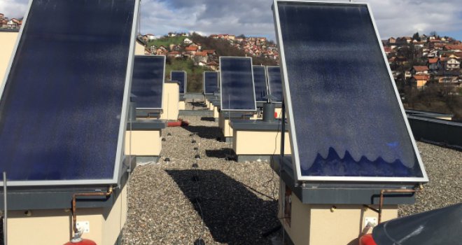 U Sarajevu stanari dobili besplatnu toplu vodu: Prva stambena zgrada sa solarnim panelima