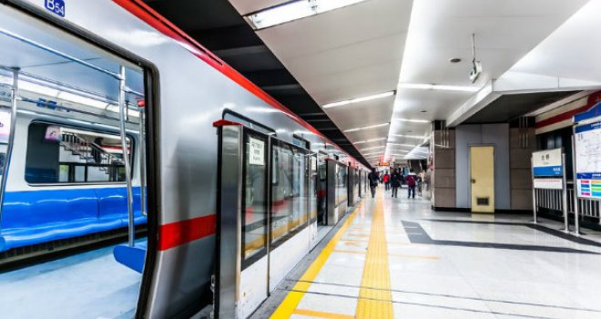Mentalni bolesnik odsjekao glavu trogodišnjakinji pred metro stanicom