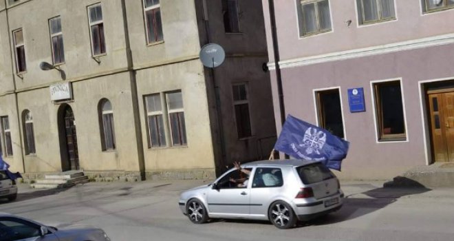 U Bratuncu i Srebrenici slavili Šešeljevu slobodu: Ovo je Vojina Republika Srpska!