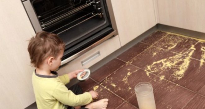 Pravilo od pet sekundi je opasni mit: Nemojte jesti hranu koja je pala na pod