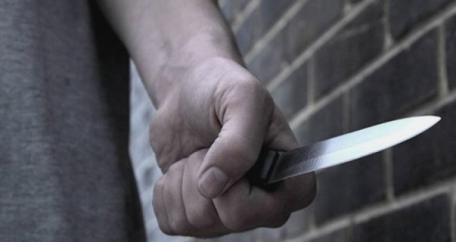 Vršnjačko nasilje u Sanskom Mostu: Učenica prijavila da ju je učenik napao nožem