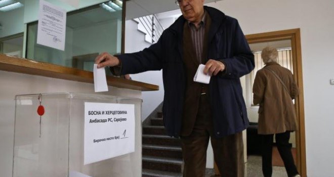 Sarajevo: U Ambasadi Srbije glasalo 74 posto birača od 156 upisanih birača