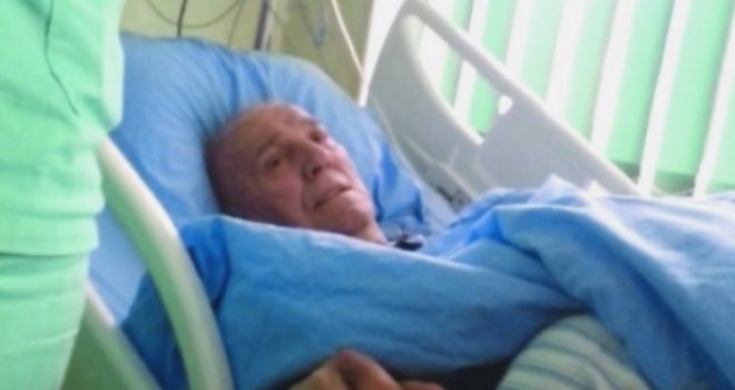 Valter bije bitku za život: Bati Živojinoviću amputirana noga kako bi preživio