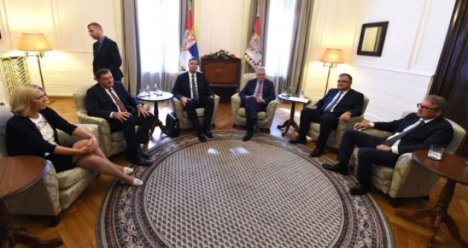 Premijer Srbije napustio sastanak: Nikolić i Vučić nisu podržali referendum u RS!